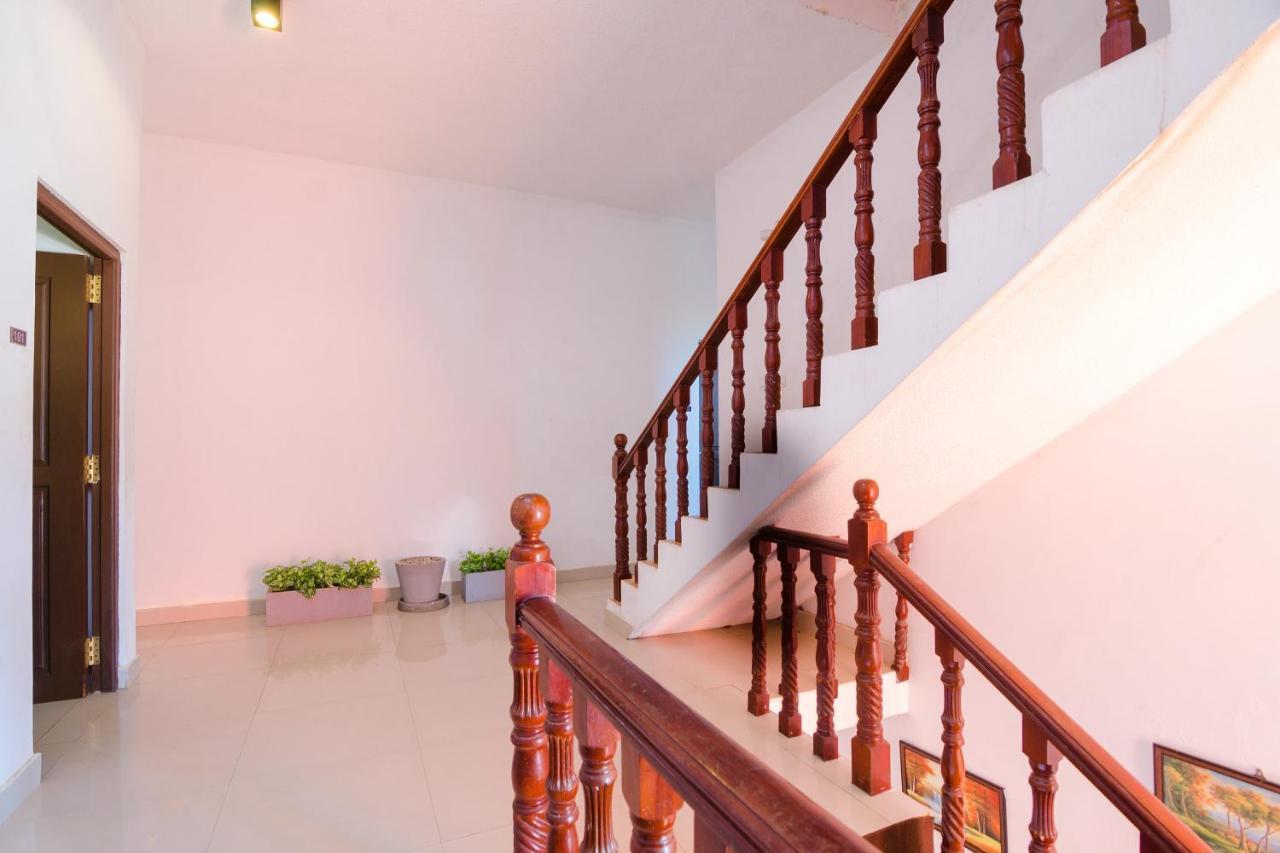 Coral Breeze Colombo Hotel Екстериор снимка